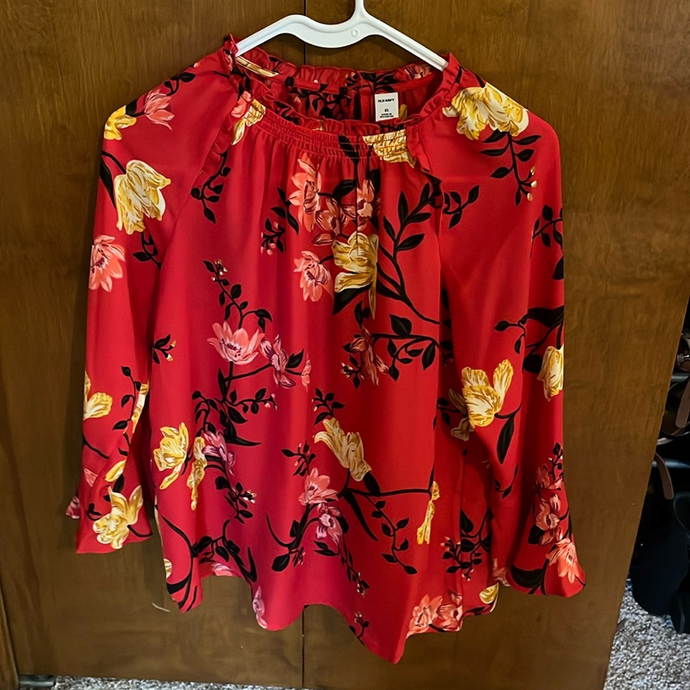 Old navy floral blouse